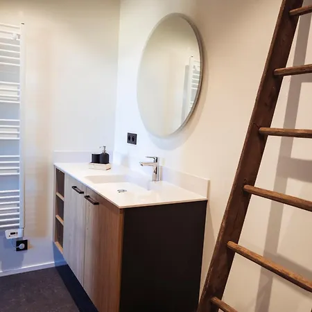 Apartment De Thibautienne